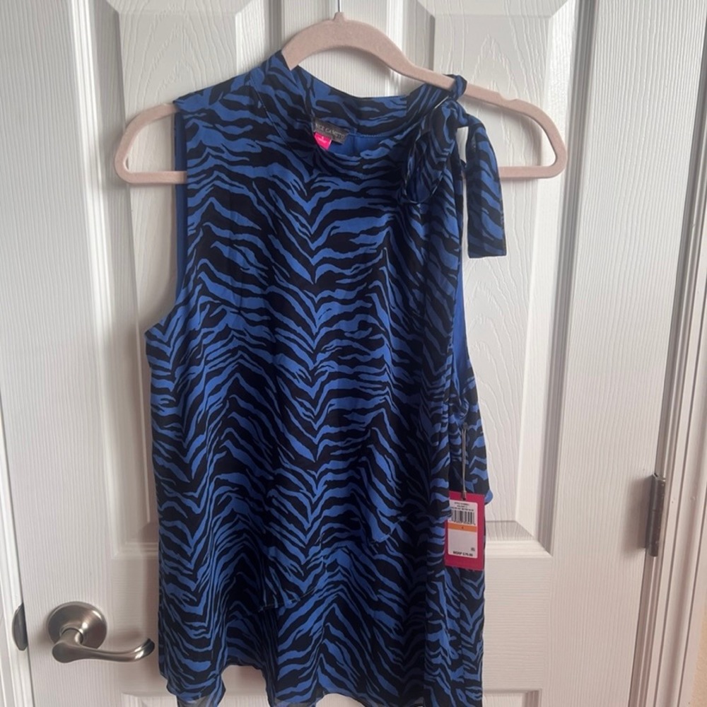 NWT Vince Camuto Blouse Top Tie Neck Sleeveless Animal Print‎ Blue Black S